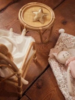 Chaise + Table Poupon En Rotin Beige - Vertbaudet 9 Chaise + Table Poupon En Rotin Beige - Vertbaudet -Bébé Confort Promos Boutique chaise table poupon en rotin 3