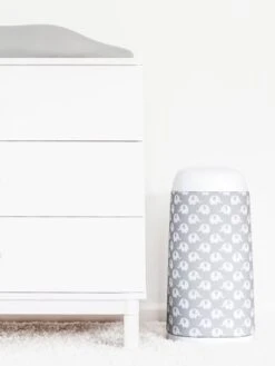 Housse Décorative Pour Poubelle à Couches Dress-Up ANGELCARE Gris - Angelcare -Bébé Confort Promos Boutique housse decorative pour poubelle a couches dress up angelcare 3